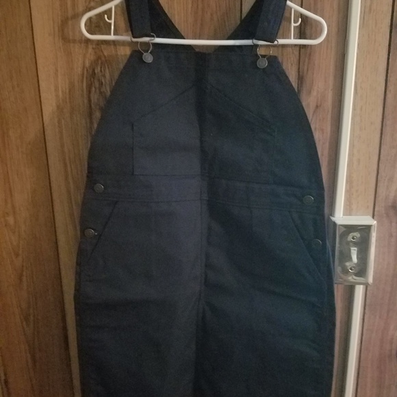 School uniform - Picture 1 of 2